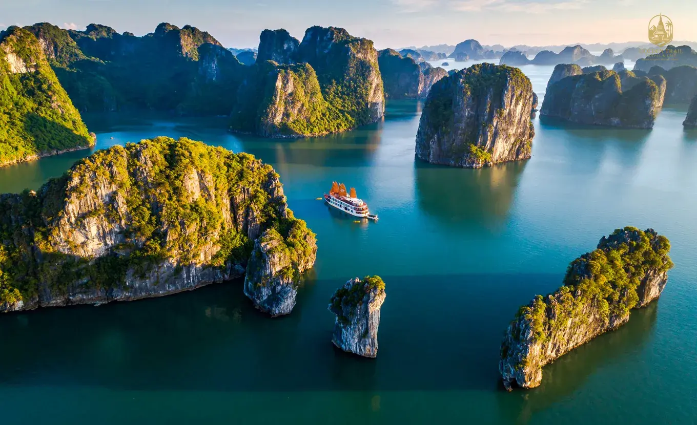 20-Day Vietnam Tour: Hanoi to Mekong Delta Adventure & Halong Bay Cruise